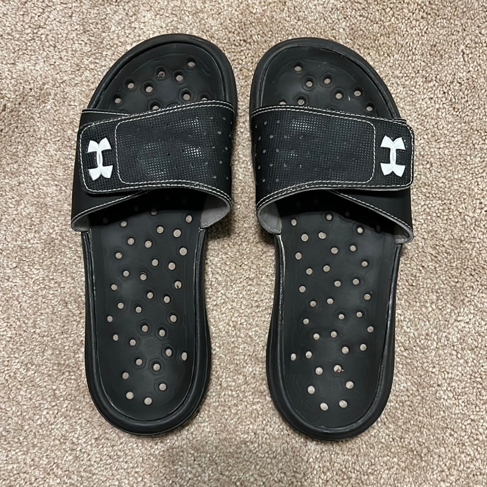 UNDER ARMOR SLIDES